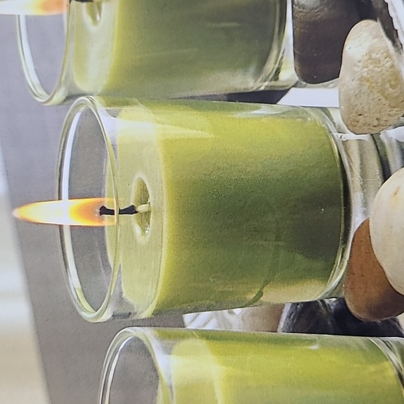 NIB Votive candle set by hometrends - Picture 5 of 5